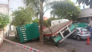 Un generador de Edes cayo sobre una vereda